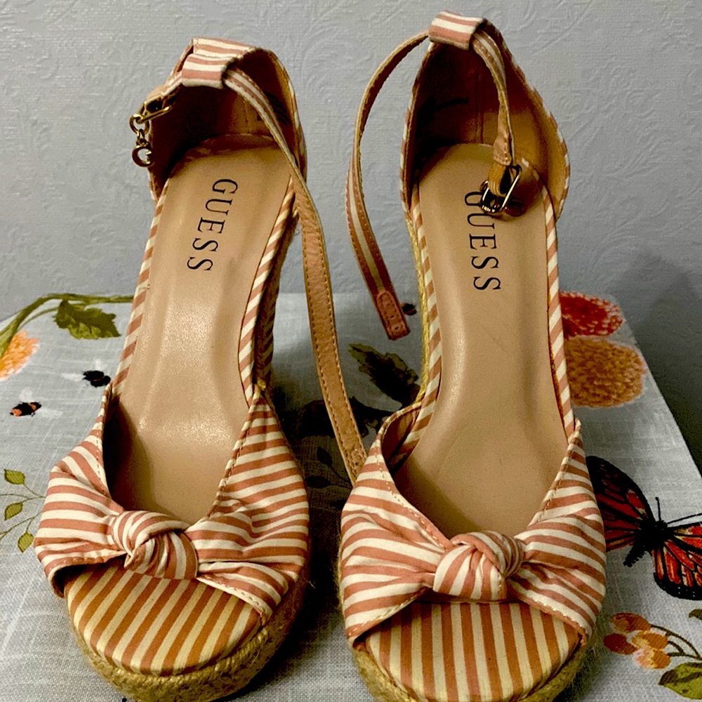guess GF Maribella Blush Wedges Size 5